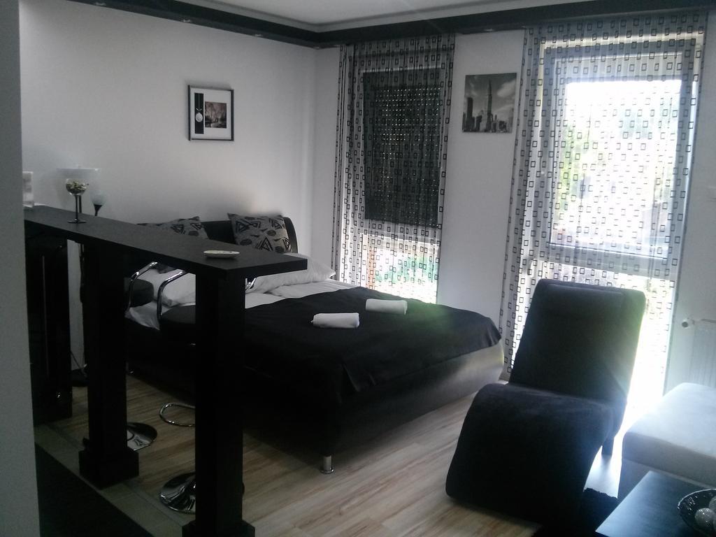 Feszek Apartman Debrecen Rum bild